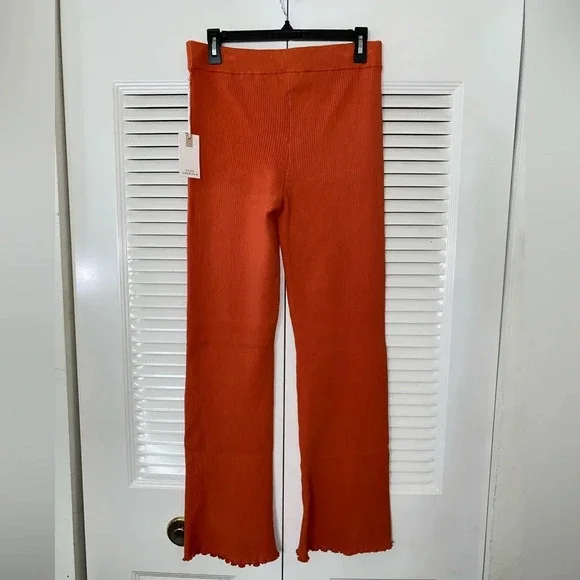 Good American Lettuce Edge Baby Flare Knit Pant - Picture 4 of 7